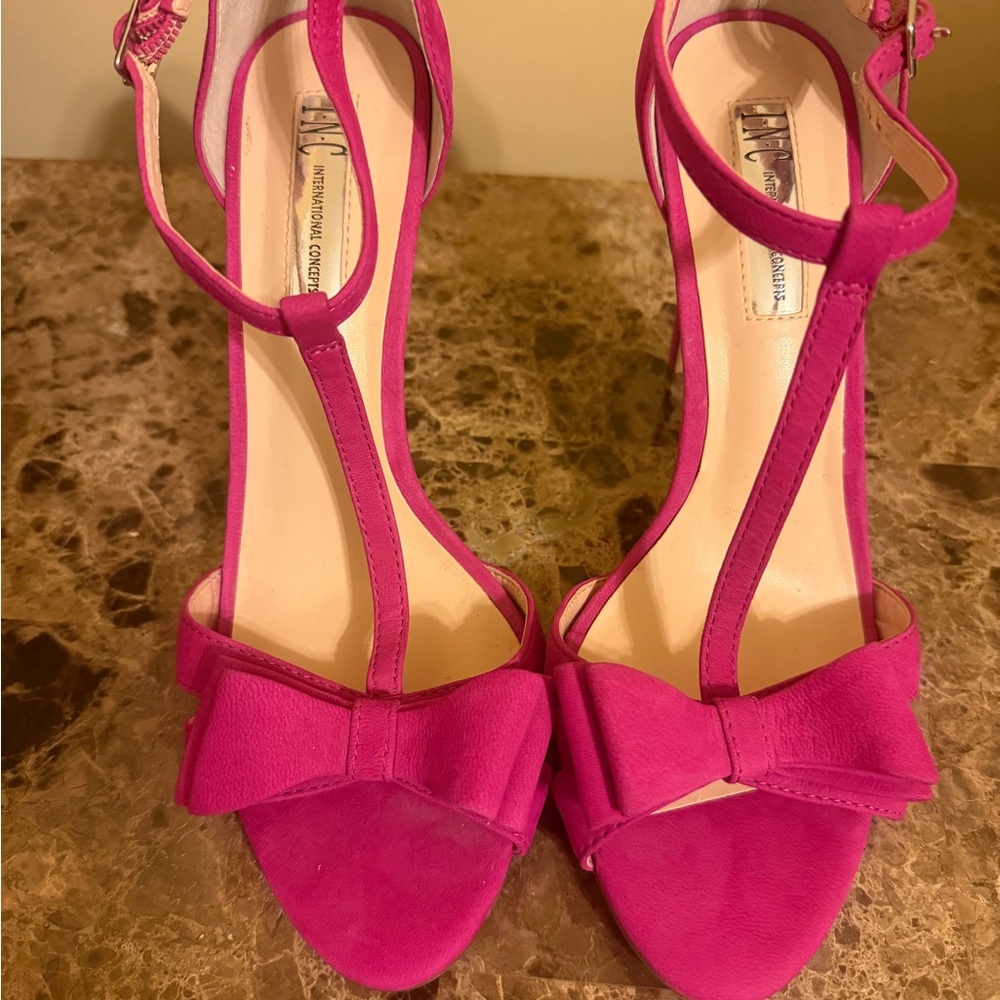 INC International Concepts Fuchsia Bow soft Heels